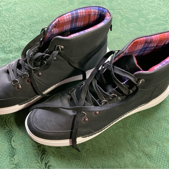 STEVE MADDEN BLACK HIGH TOPS MENS SIZE 10 - Picture 2 of 8